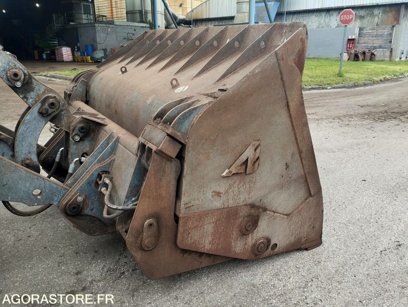 Loader CHARGEUSE SUR PNEUS VOLVO L70D de 2000 n°17603 A REPARER: picture 17