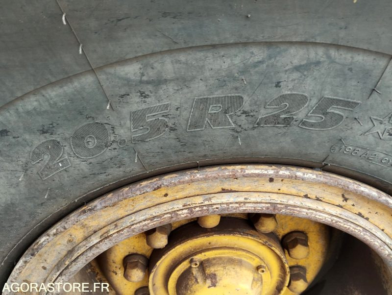Loader CHARGEUSE SUR PNEUS VOLVO L70D de 2000 n°17603 A REPARER: picture 14