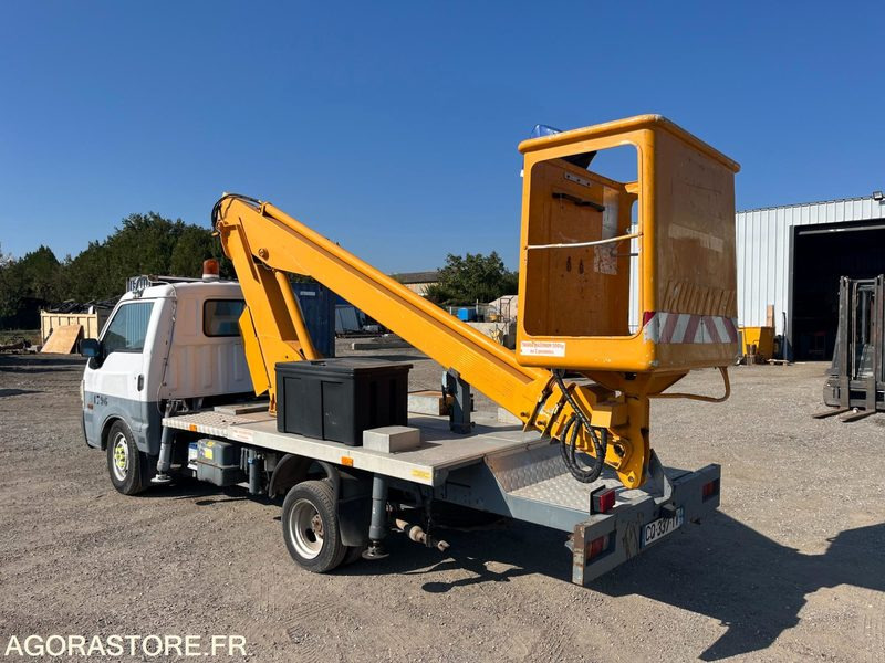 Camion nacelle - VL 3,5 t - Multitel 145 Aluminium – 14,5 m – 74 292 km - Truck mounted aerial platform: picture 3 Camion nacelle - VL 3,5 t - Multitel 145 Aluminium – 14,5 m – 74 292 km - Truck mounted aerial platform: picture 3