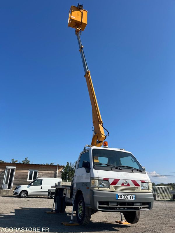 Camion nacelle - VL 3,5 t - Multitel 145 Aluminium – 14,5 m – 74 292 km - Truck mounted aerial platform: picture 5 Camion nacelle - VL 3,5 t - Multitel 145 Aluminium – 14,5 m – 74 292 km - Truck mounted aerial platform: picture 5