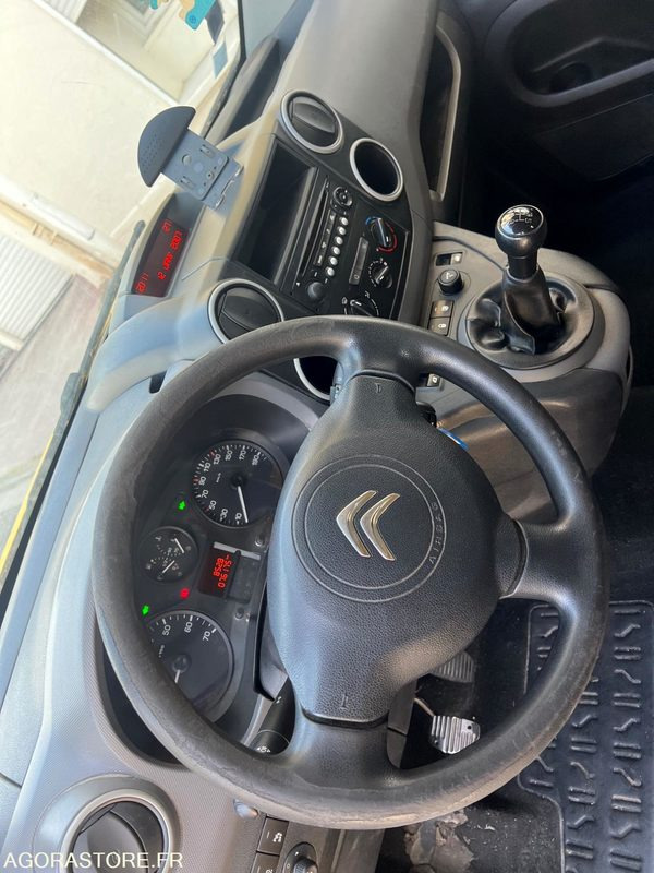 Citroen berlingo - 2016 - 76000km - Car: picture 5 Citroen berlingo - 2016 - 76000km - Car: picture 5