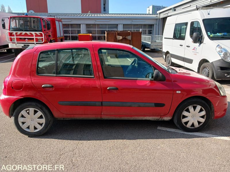 Clio 2010 - 99 363 km - Car: picture 5 Clio 2010 - 99 363 km - Car: picture 5