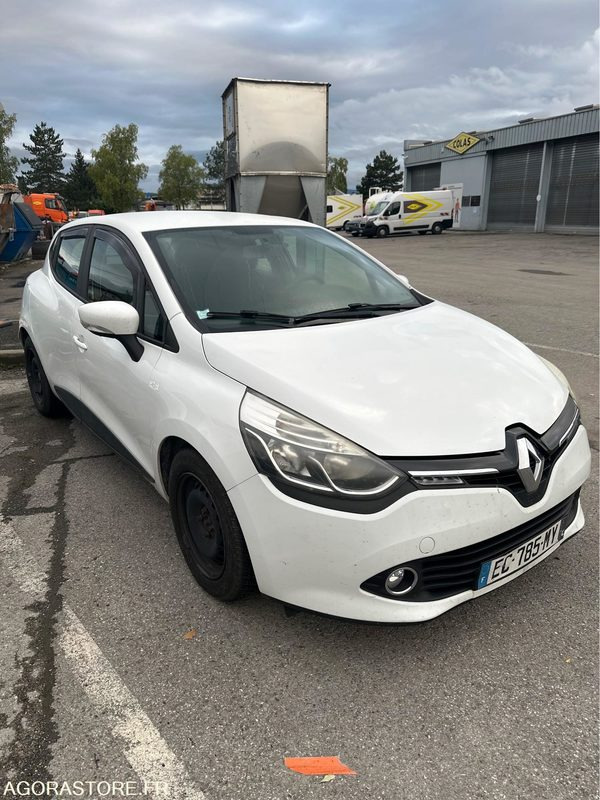 Clio 4 Société Air MédiaNav Ener - 2016 / 174160 KM (P0403661) - Car: picture 4 Clio 4 Société Air MédiaNav Ener - 2016 / 174160 KM (P0403661) - Car: picture 4
