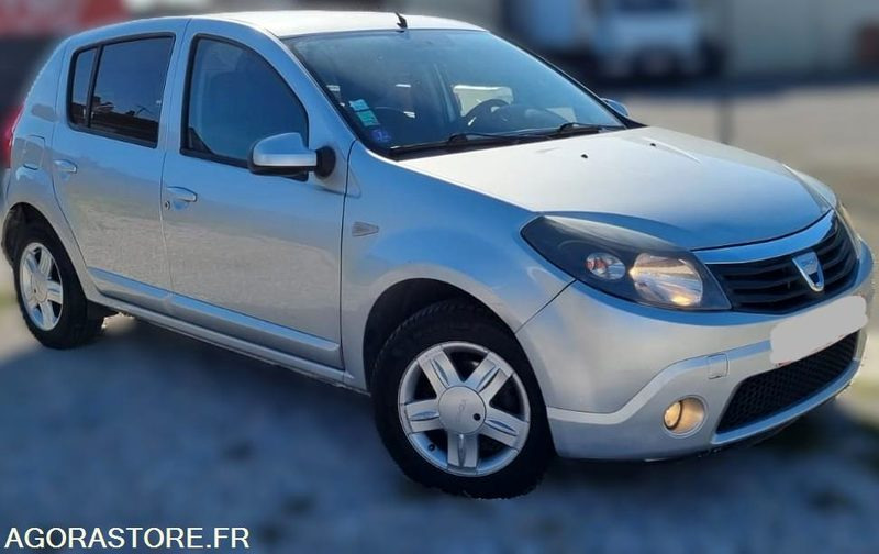 Dacia Sandero MPI Essence /GPL 176000km - Car: picture 3 Dacia Sandero MPI Essence /GPL 176000km - Car: picture 3