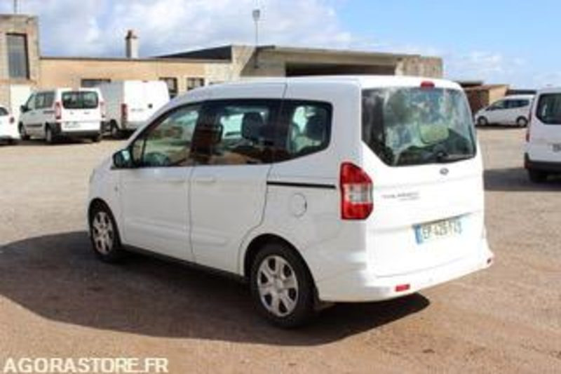FORD TOURNEO - 2017 - 178 348 KMS - EP426FZ - Small van: picture 4 FORD TOURNEO - 2017 - 178 348 KMS - EP426FZ - Small van: picture 4