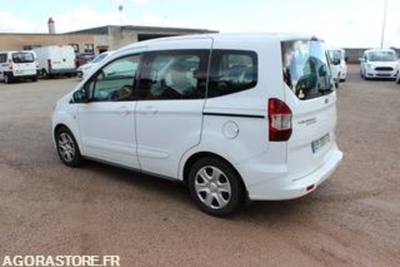 FORD TOURNEO - 2017 - 192 126 KMS- EP280FZ - Small van: picture 3 FORD TOURNEO - 2017 - 192 126 KMS- EP280FZ - Small van: picture 3