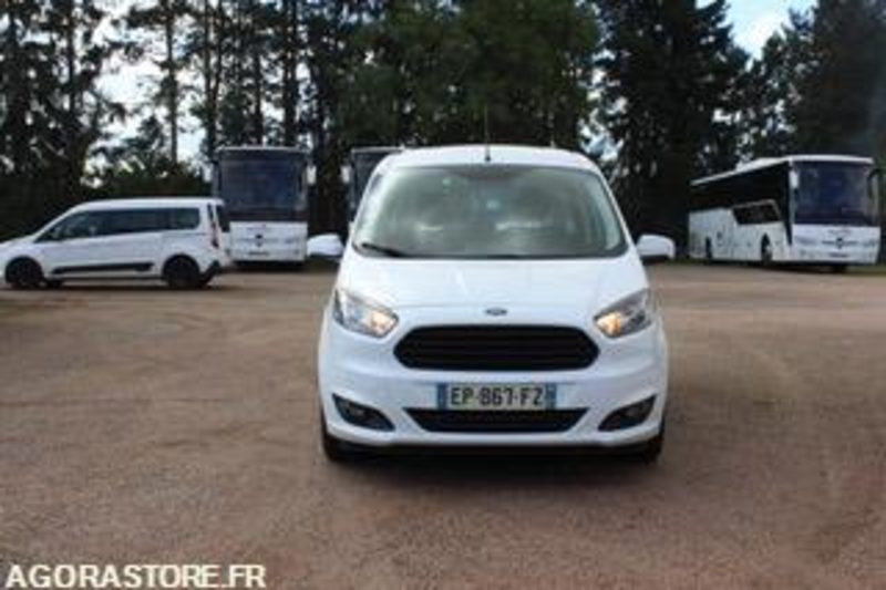 FORD TOURNEO - 2017 - 195 671 KMS - EP867FZ - Small van: picture 3 FORD TOURNEO - 2017 - 195 671 KMS - EP867FZ - Small van: picture 3