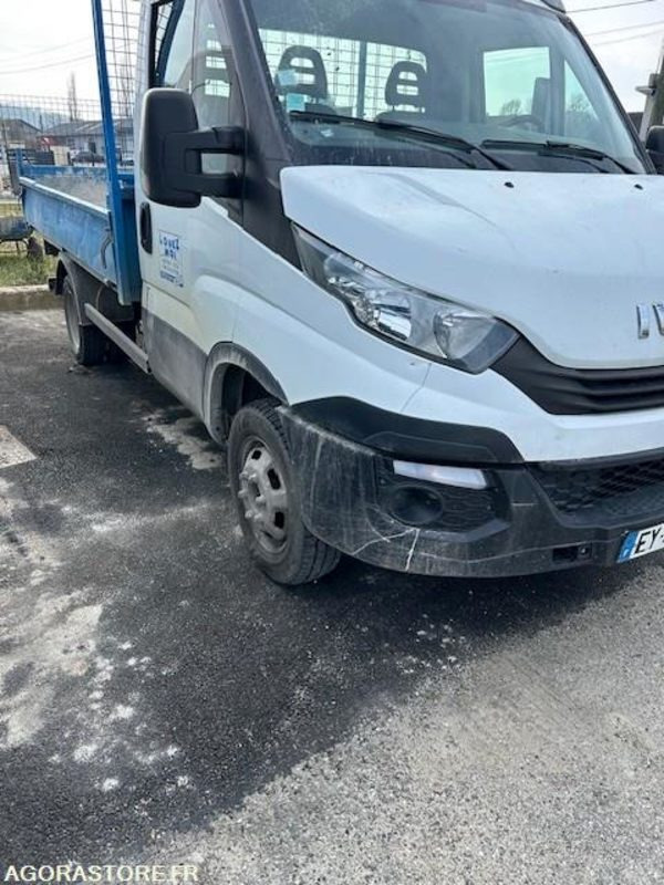 FOURGON BENNE 3.5 T IVECO DAILY 35-150 2018 120 000 KM - Tipper van: picture 2 FOURGON BENNE 3.5 T IVECO DAILY 35-150 2018 120 000 KM - Tipper van: picture 2