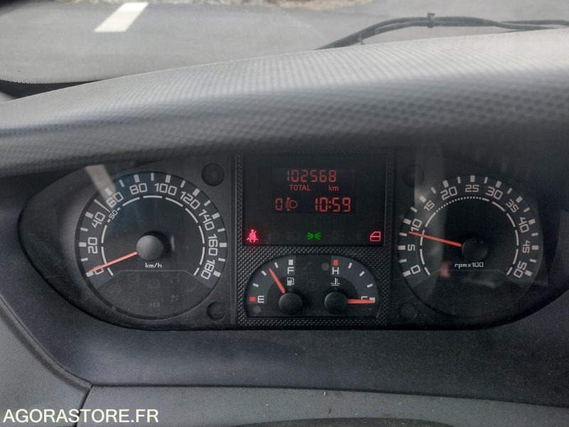 IVECO - 35C18 - 2010 / 102568 KM - Panel van: picture 5 IVECO - 35C18 - 2010 / 102568 KM - Panel van: picture 5