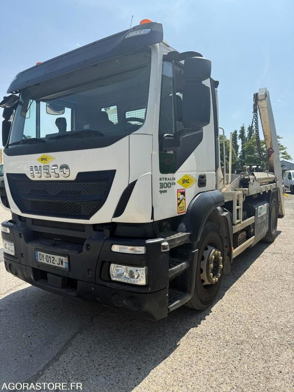 IVECO STRALIS MULTIBENNE 4x2 - 2015 / 61000KM - Skip loader truck: picture 2 IVECO STRALIS MULTIBENNE 4x2 - 2015 / 61000KM - Skip loader truck: picture 2
