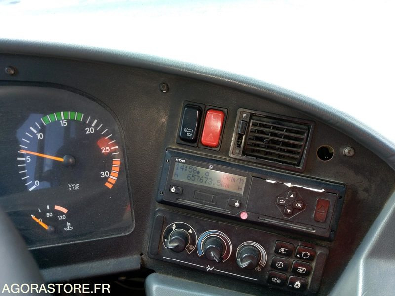 MERCEDES INTOURO N°083369 - School bus: picture 2 MERCEDES INTOURO N°083369 - School bus: picture 2