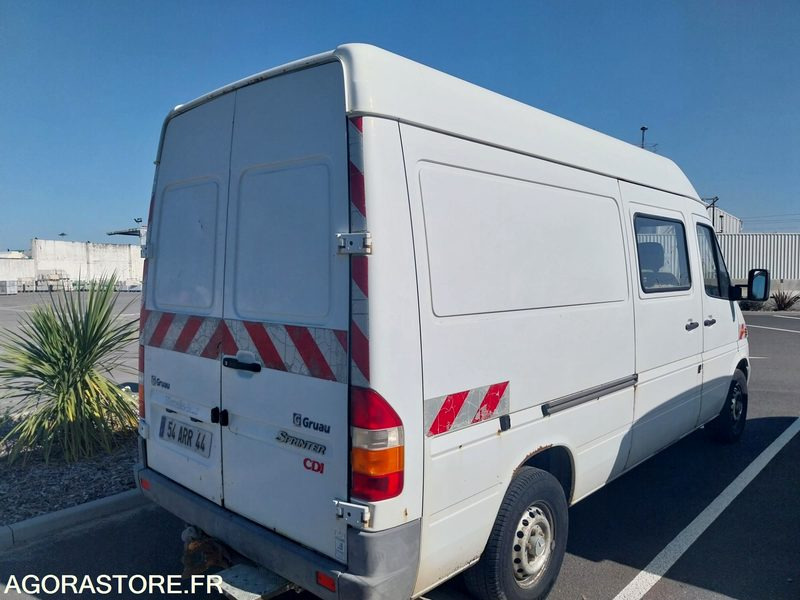 MERCEDES SPRINTER - 2001 / 295939 KM (SLM17264) - Panel van: picture 4 MERCEDES SPRINTER - 2001 / 295939 KM (SLM17264) - Panel van: picture 4
