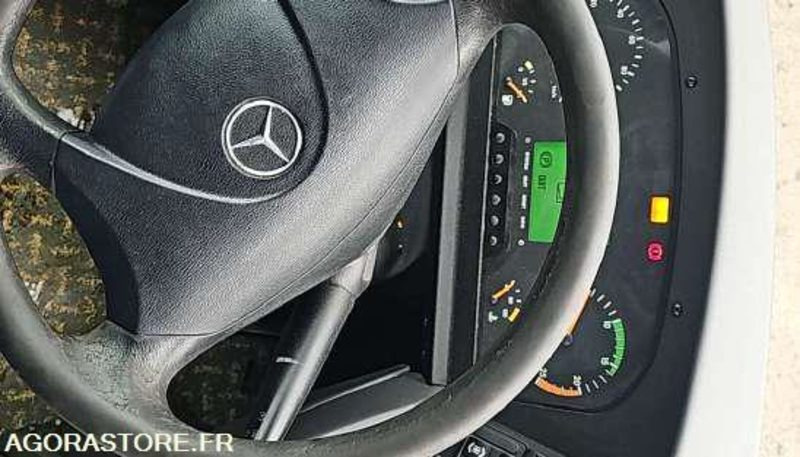 MERCEDES TOURISMO - BL273GX - 2011 - 1 039 589 KMS - Coach: picture 3 MERCEDES TOURISMO - BL273GX - 2011 - 1 039 589 KMS - Coach: picture 3
