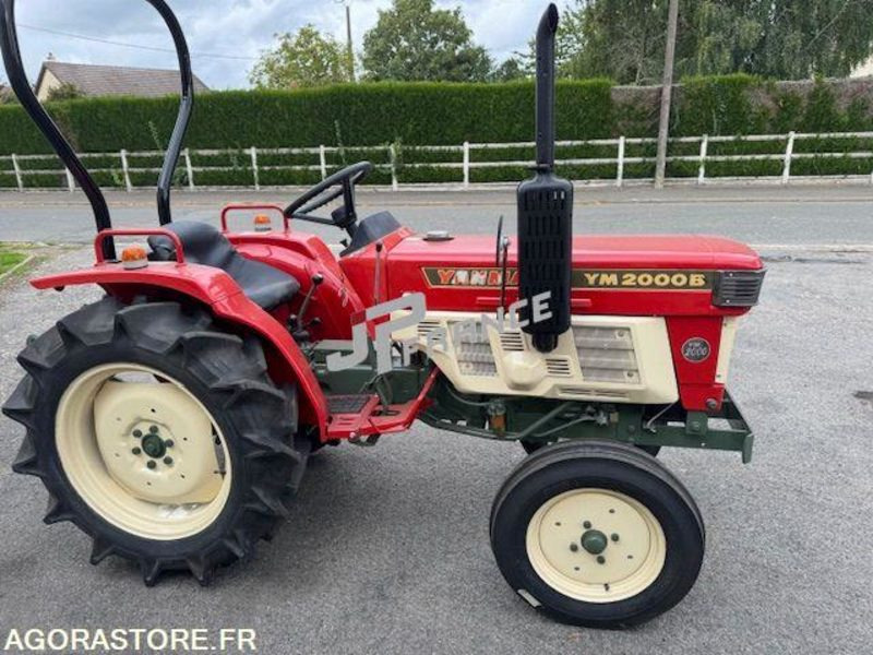 MICROTRACTEUR YANMAR 20CV 2 CYLINDRES 1150CM3 D'OCCASION 2RM TRES BON ETAT 810H - Farm tractor: picture 1 MICROTRACTEUR YANMAR 20CV 2 CYLINDRES 1150CM3 D'OCCASION 2RM TRES BON ETAT 810H - Farm tractor: picture 1