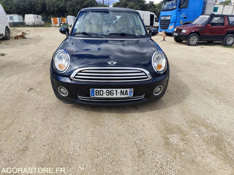 MINI COOPER 1.6 120CV - 2006 - 170500KMS - Car: picture 2 MINI COOPER 1.6 120CV - 2006 - 170500KMS - Car: picture 2