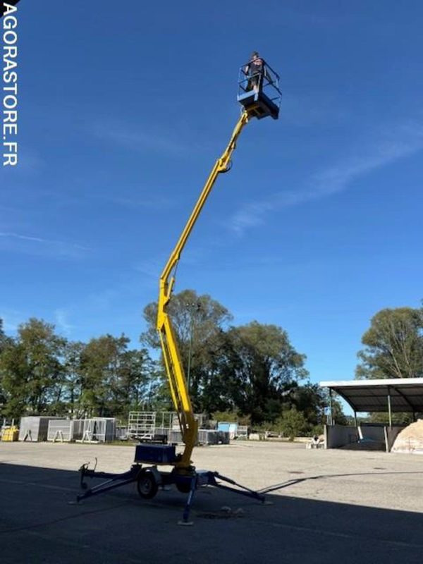 NACELLE ELEVATRICE COMPACTE pour 2 personnes max - Aerial platform: picture 3 NACELLE ELEVATRICE COMPACTE pour 2 personnes max - Aerial platform: picture 3