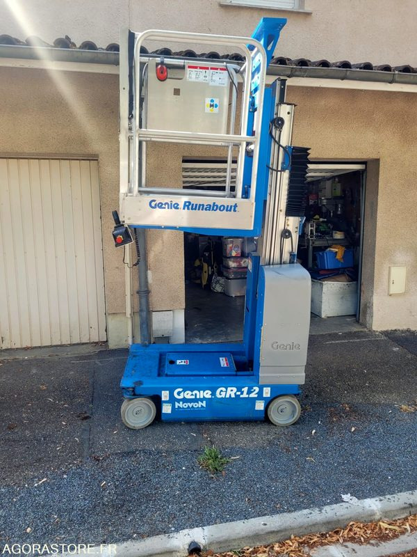 NACELLE GENIE GR12 NOVON 14 HEURES D'UTILISATION + REMORQUE 2 TONES ROUE DOLBY - Tool/ Equipment: picture 2 NACELLE GENIE GR12 NOVON 14 HEURES D'UTILISATION + REMORQUE 2 TONES ROUE DOLBY - Tool/ Equipment: picture 2