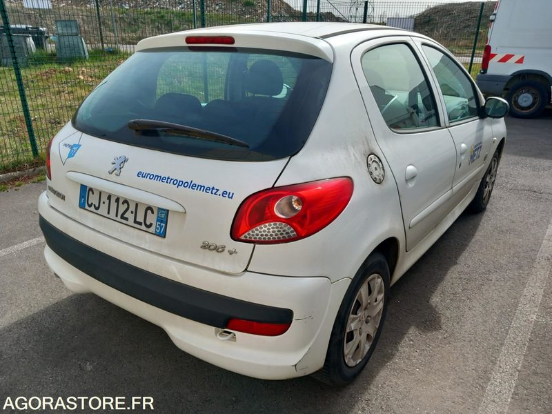 PEUGEOT 206+ 1.4i 73 cv - bon état - 93 000 km - SANS CT - CJ-112- LC - Car: picture 5 PEUGEOT 206+ 1.4i 73 cv - bon état - 93 000 km - SANS CT - CJ-112- LC - Car: picture 5