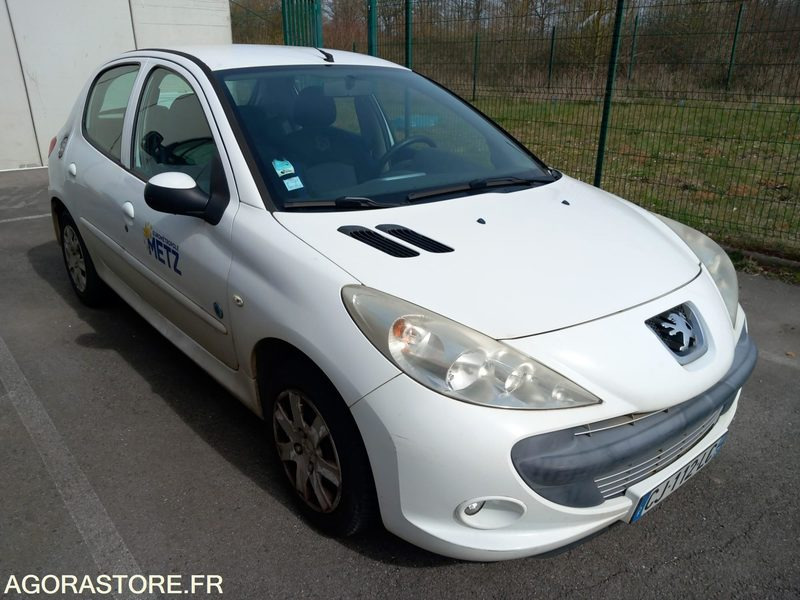 PEUGEOT 206+ 1.4i 73 cv - bon état - 93 000 km - SANS CT - CJ-112- LC - Car: picture 2 PEUGEOT 206+ 1.4i 73 cv - bon état - 93 000 km - SANS CT - CJ-112- LC - Car: picture 2