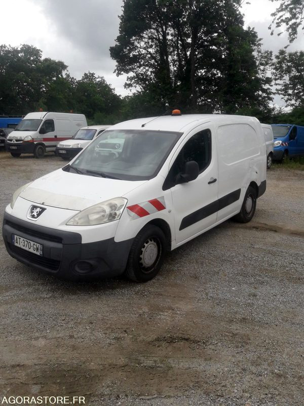 PEUGEOT PARTNER - 2010 / 379179 KM (AT370GW) - Small van: picture 2 PEUGEOT PARTNER - 2010 / 379179 KM (AT370GW) - Small van: picture 2