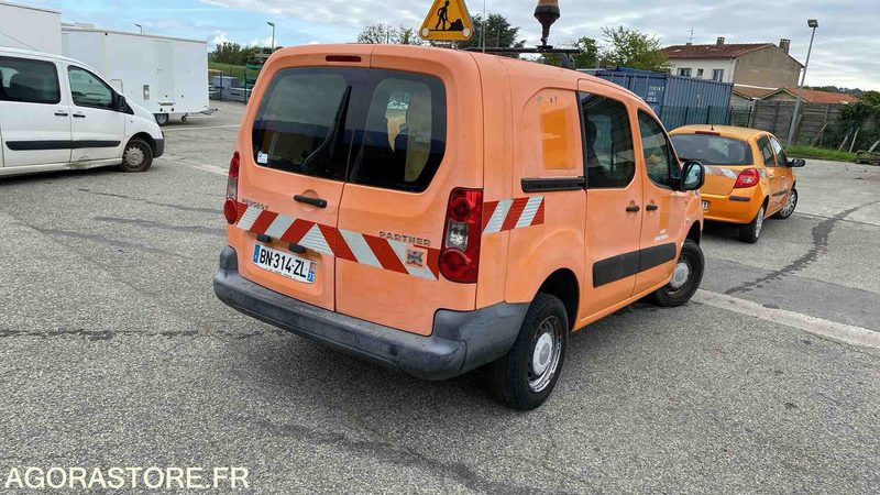 PEUGEOT PARTNER 4X4 DANGEL - 182618 KM - Small van: picture 4 PEUGEOT PARTNER 4X4 DANGEL - 182618 KM - Small van: picture 4