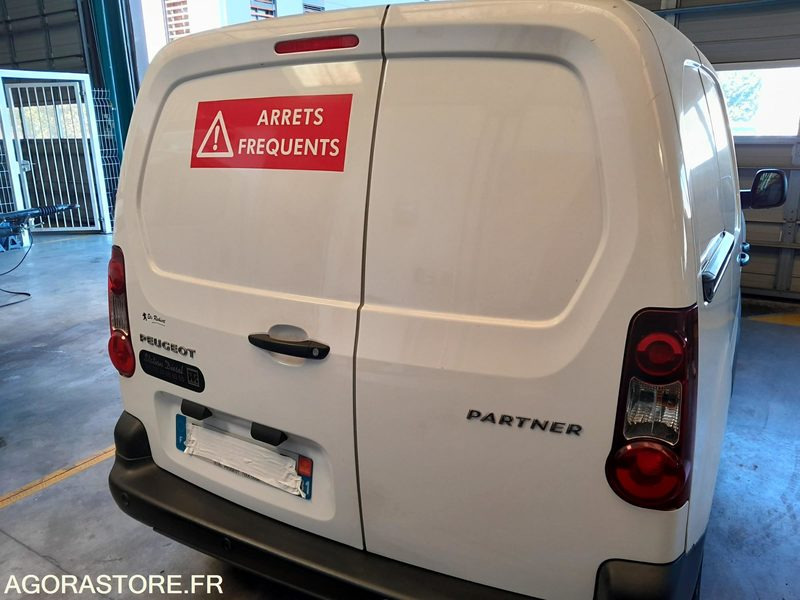 PEUGEOT PARTNER II 1.6 Vti 50026 kms 2016 frigo - Small van: picture 5 PEUGEOT PARTNER II 1.6 Vti 50026 kms 2016 frigo - Small van: picture 5