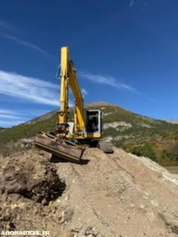 Pelle New Holland E135SR-1ES Diesel 2007 - Crawler excavator: picture 3 Pelle New Holland E135SR-1ES Diesel 2007 - Crawler excavator: picture 3