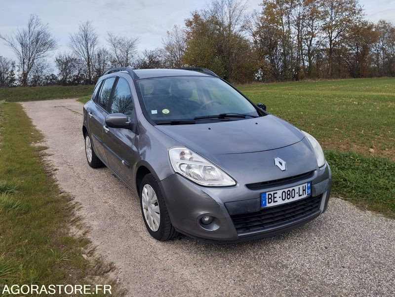 RENAULT CLIO 1.5 DCI - 136000 KILOMETRES - DIESEL - ANNÉE 2010 - Station wagon: picture 2 RENAULT CLIO 1.5 DCI - 136000 KILOMETRES - DIESEL - ANNÉE 2010 - Station wagon: picture 2