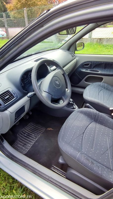 RENAULT CLIO II - Car: picture 5 RENAULT CLIO II - Car: picture 5