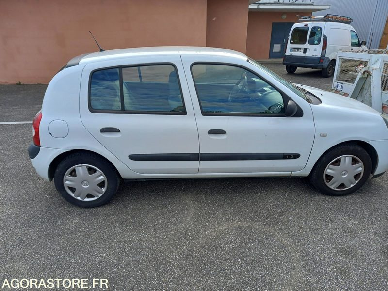 RENAULT CLIO PHASE 2-1.2 I 60CV-2005-ESSENCE-122 018 KMS-5 PORTES-ROULANTE-CT OK - Car: picture 3 RENAULT CLIO PHASE 2-1.2 I 60CV-2005-ESSENCE-122 018 KMS-5 PORTES-ROULANTE-CT OK - Car: picture 3