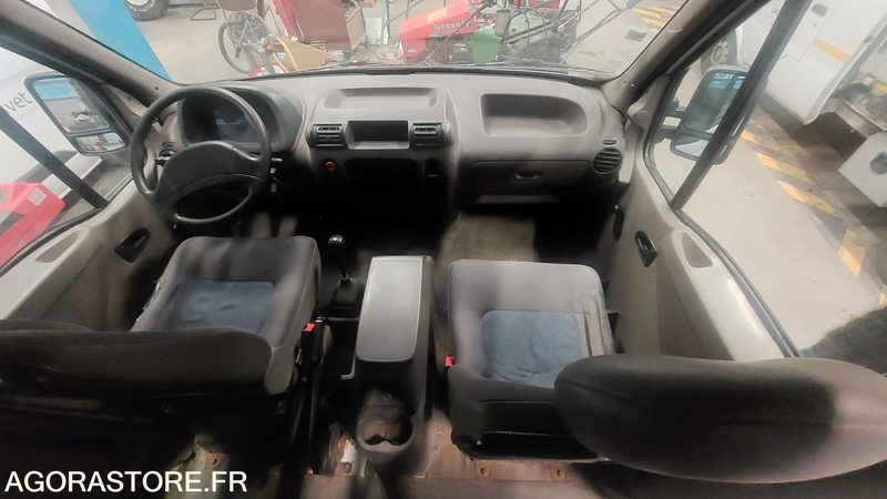 RENAULT MASTER II L2H2 94527 kms 1998 - Panel van: picture 5 RENAULT MASTER II L2H2 94527 kms 1998 - Panel van: picture 5