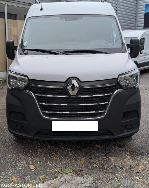 RENAULT MASTER III (2) FOURGON TRACTION F3300 - 23890KM - 2023 - Panel van: picture 2 RENAULT MASTER III (2) FOURGON TRACTION F3300 - 23890KM - 2023 - Panel van: picture 2
