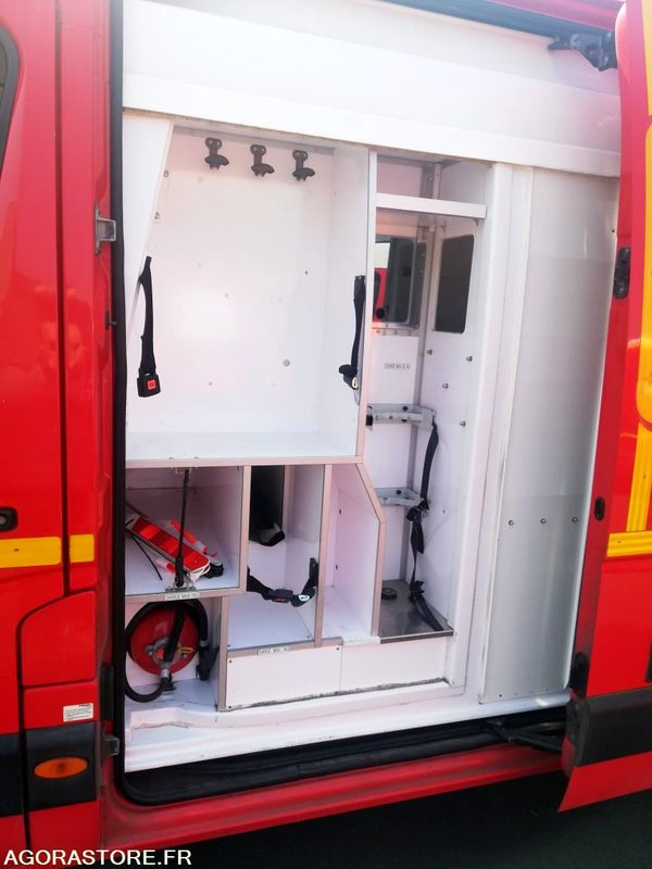RENAULT MASTER type VSAV - Small van: picture 3 RENAULT MASTER type VSAV - Small van: picture 3