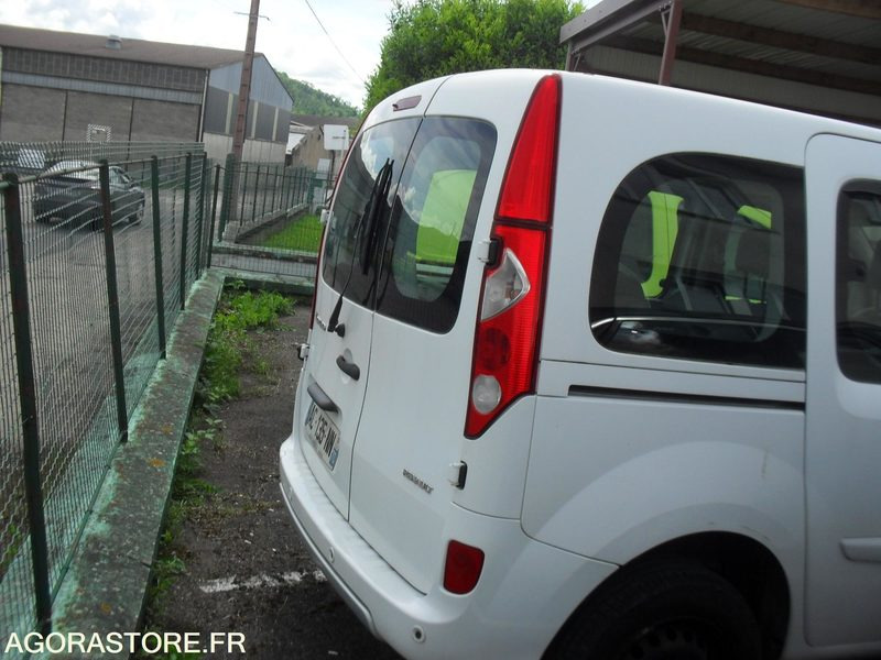 RENAULT NEW KANGOO - Car: picture 4 RENAULT NEW KANGOO - Car: picture 4