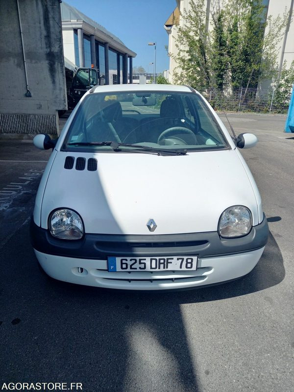 RENAULT TWINGO N°2 - Car: picture 1 RENAULT TWINGO N°2 - Car: picture 1