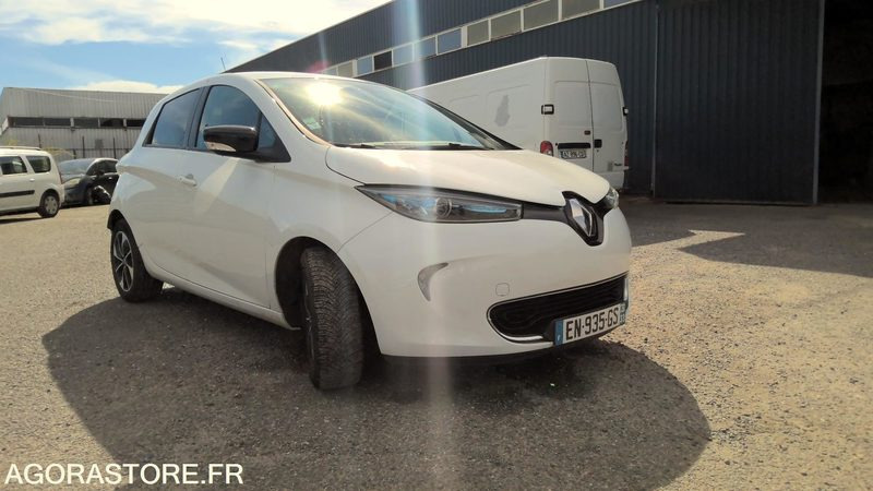 RENAULT ZOE - 2017 - 63000 KMS - CT OK - AUTONOMIE 280 KMS - Car: picture 2 RENAULT ZOE - 2017 - 63000 KMS - CT OK - AUTONOMIE 280 KMS - Car: picture 2