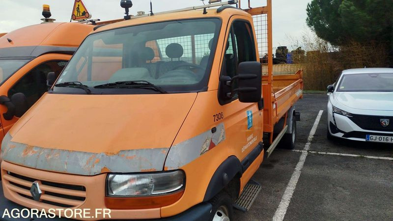Renault Mascott - 2003 - 191219km - 463BDE31 - Tipper van: picture 2 Renault Mascott - 2003 - 191219km - 463BDE31 - Tipper van: picture 2