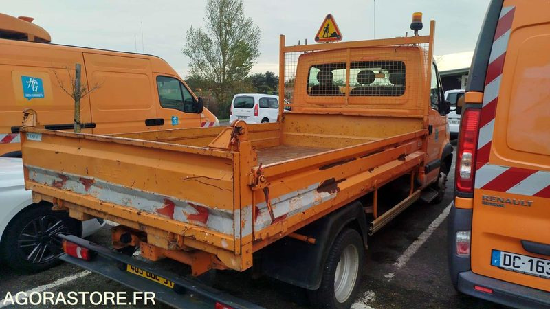 Renault Mascott - 2003 - 191219km - 463BDE31 - Tipper van: picture 4 Renault Mascott - 2003 - 191219km - 463BDE31 - Tipper van: picture 4