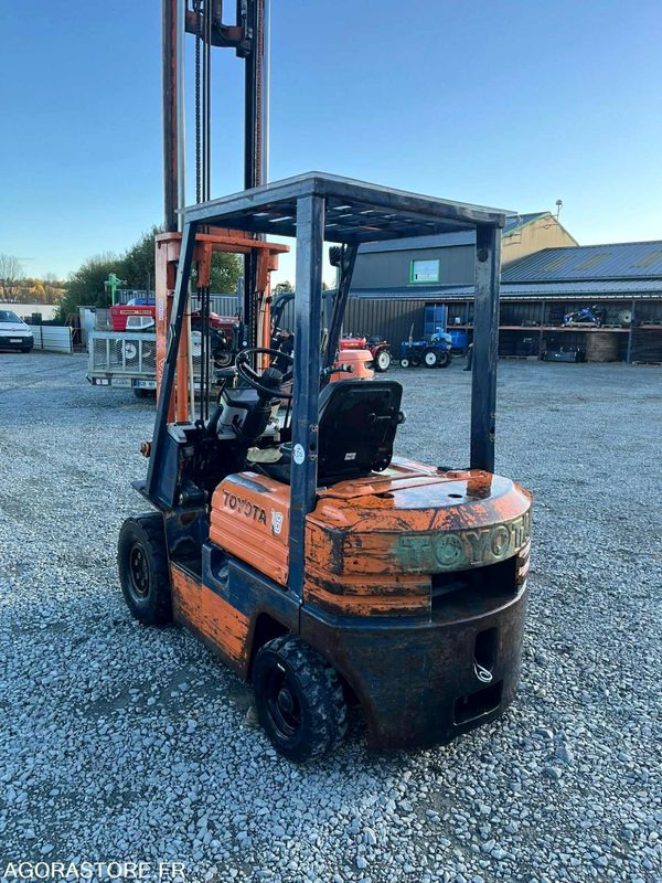 TOYOTA chariot levée libre TOYOTA 025FD18 Diesel - Diesel forklift: picture 5 TOYOTA chariot levée libre TOYOTA 025FD18 Diesel - Diesel forklift: picture 5