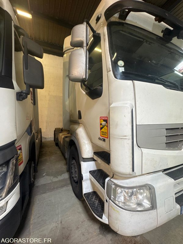RENAULT PREMIUM 460 - 636777KM - Tractor unit: picture 2 RENAULT PREMIUM 460 - 636777KM - Tractor unit: picture 2