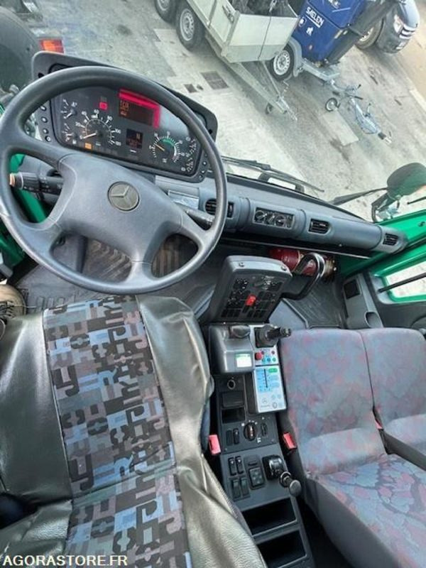 MERCEDES UNIMOG U300C VERSION COMMUNALE 2000 97652 KM - Truck: picture 4 MERCEDES UNIMOG U300C VERSION COMMUNALE 2000 97652 KM - Truck: picture 4