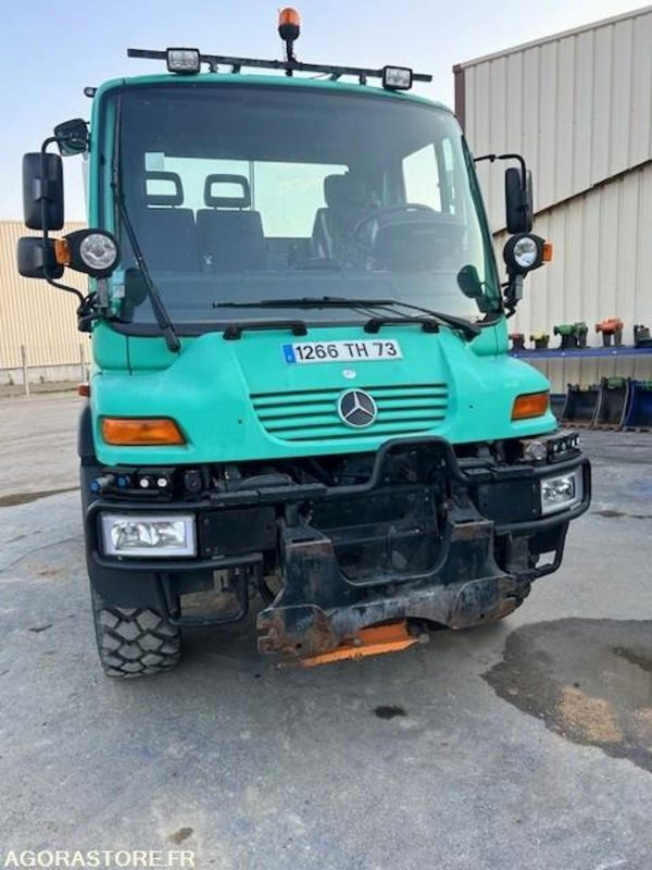 MERCEDES UNIMOG U300C VERSION COMMUNALE 2000 97652 KM - Truck: picture 1 MERCEDES UNIMOG U300C VERSION COMMUNALE 2000 97652 KM - Truck: picture 1