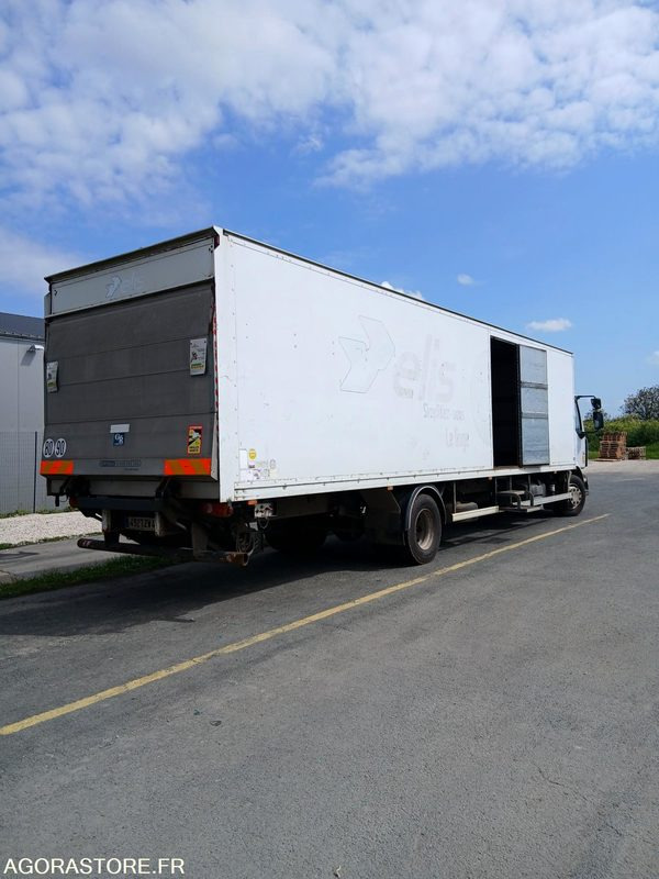 RENAULT MIDLUM 2009 - 333 172KM - VENDU DANS L'ETAT ACTUEL - ROULANT - Truck: picture 4 RENAULT MIDLUM 2009 - 333 172KM - VENDU DANS L'ETAT ACTUEL - ROULANT - Truck: picture 4