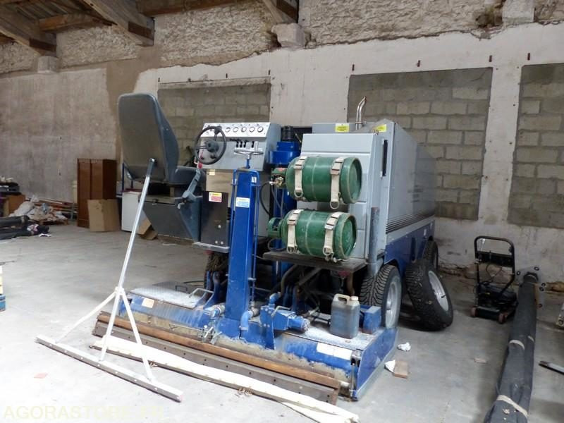 Surfaceuse a glace Olympia 2000 en trés bon état - 5600 heures - Van: picture 3 Surfaceuse a glace Olympia 2000 en trés bon état - 5600 heures - Van: picture 3