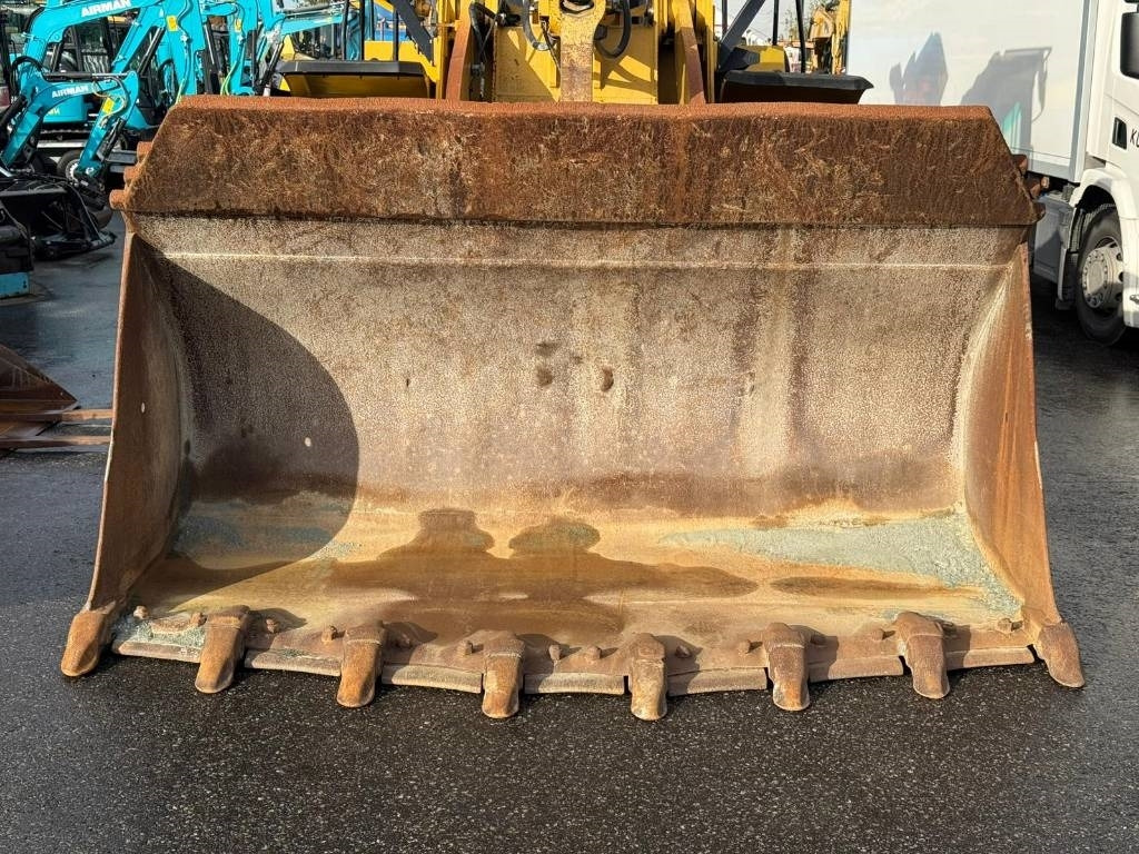 CAT 966M - Wheel loader: picture 2 CAT 966M - Wheel loader: picture 2