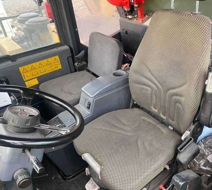 Rigid dumper/ Rock truck Komatsu HD405-7: picture 13
