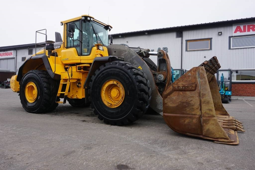 Wheel loader Volvo L250H *Uthyres*: picture 8
