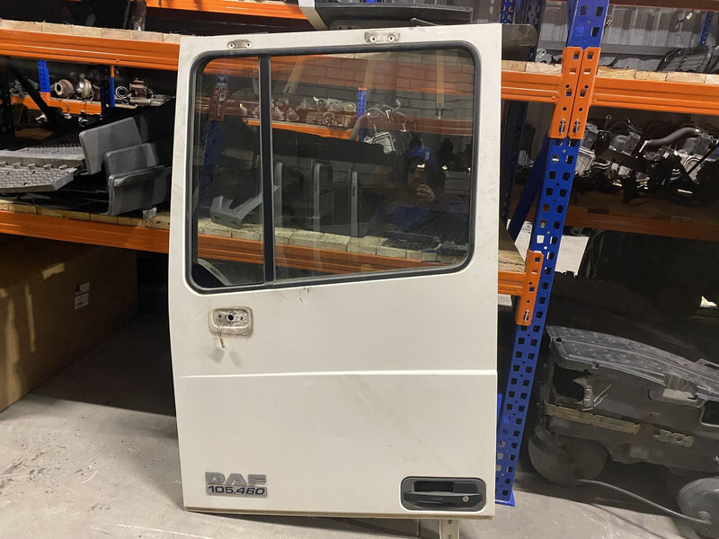 DAF xf105 - Door and parts for Truck: picture 1 DAF xf105 - Door and parts for Truck: picture 1
