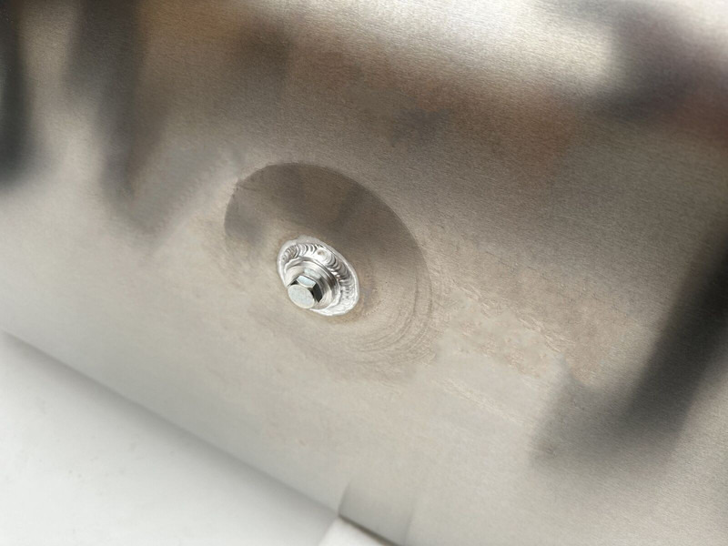 New Fuel tank for Truck Mercedes-Benz New aluminum fuel tank 600L: picture 7