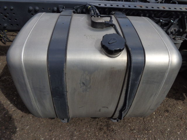 Mercedes-Benz fuel tank with brackets - Fuel tank for Truck: picture 1 Mercedes-Benz fuel tank with brackets - Fuel tank for Truck: picture 1